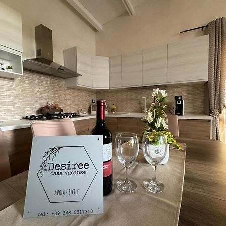 אבולה Desiree Casa Vacanze מראה חיצוני תמונה