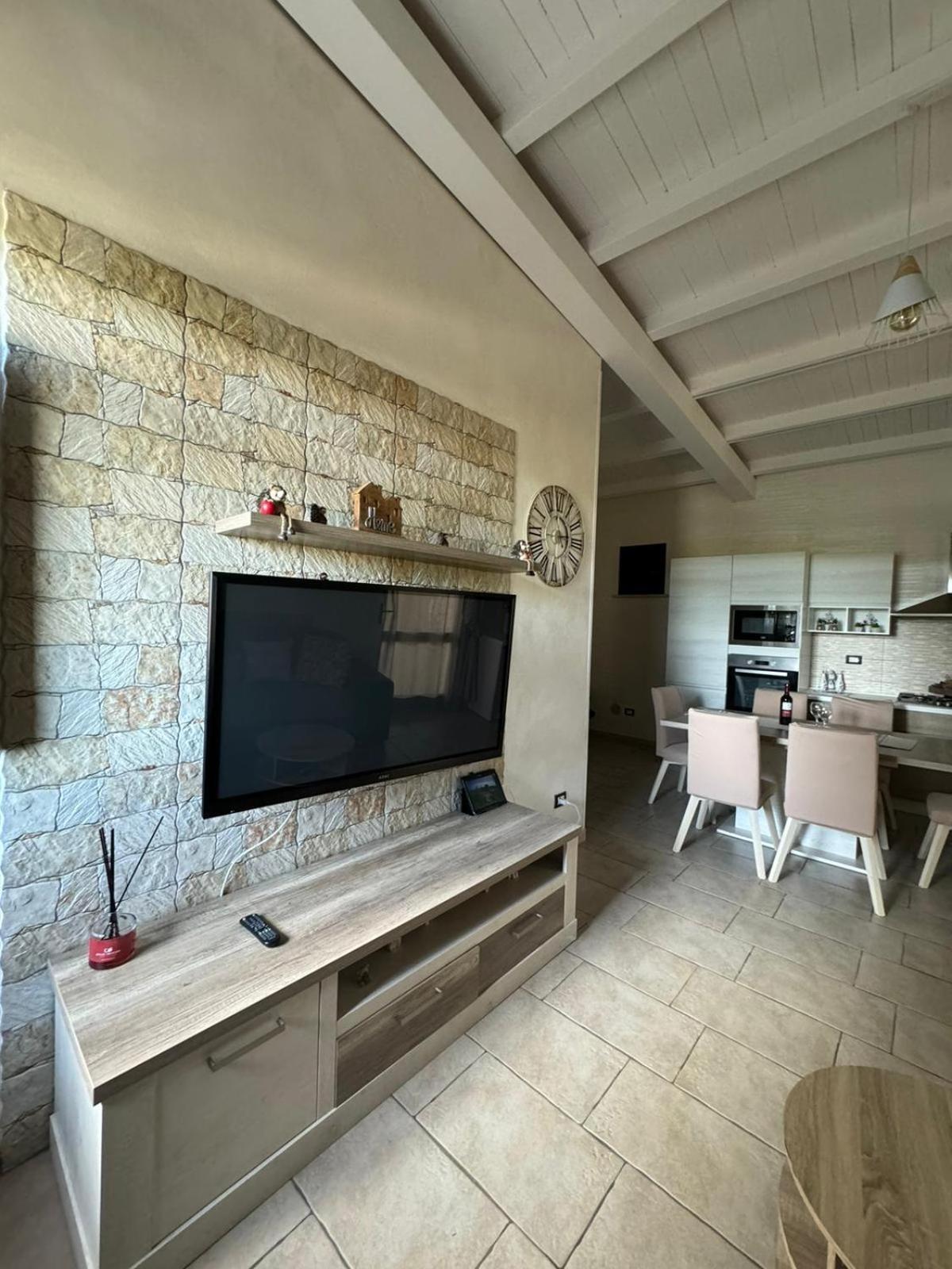 אבולה Desiree Casa Vacanze מראה חיצוני תמונה